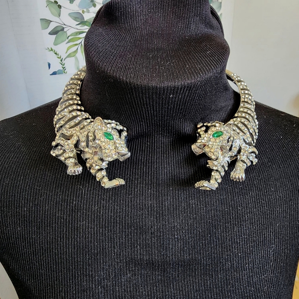 Stunning Silver Black Enamel and Crystal Double Tiger Spring Collar Necklace - Picture 8 of 8